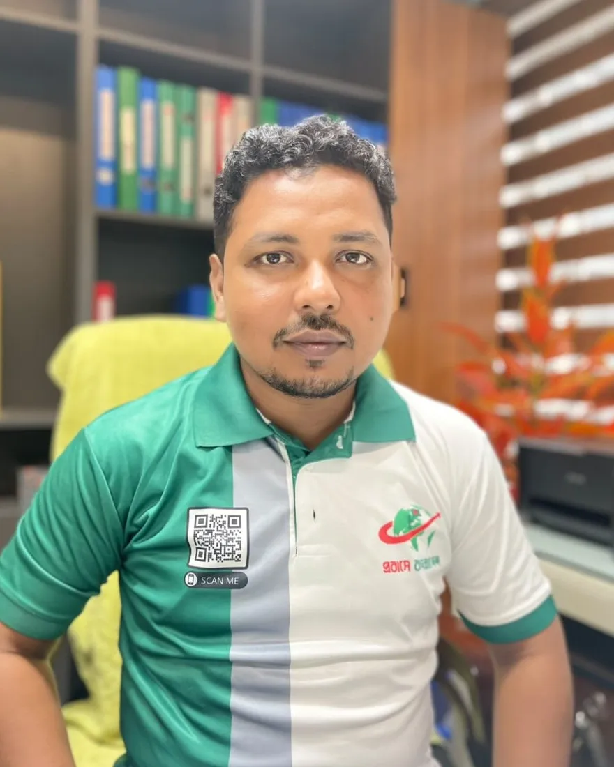 মোঃ ইলিয়াস হোসেন — ব্যবস্থাপনা পরিচালক ও সহ-প্রতিষ্ঠাতা